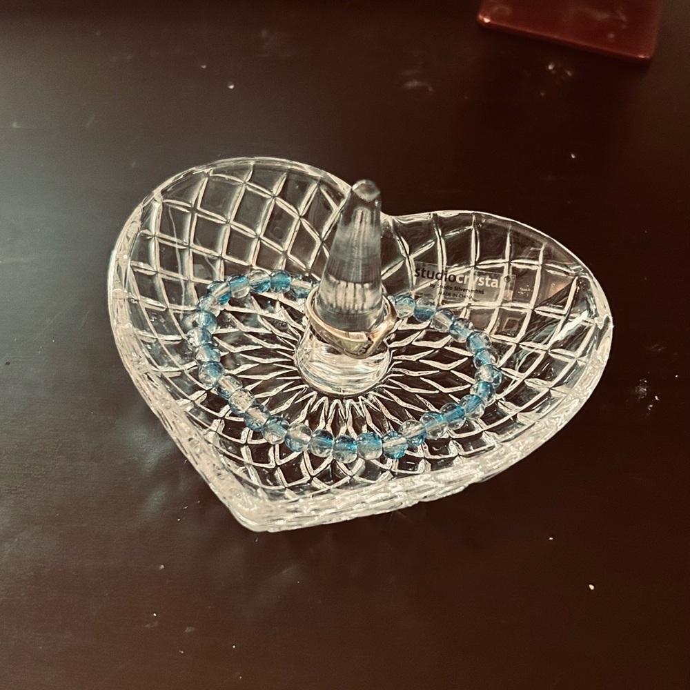 Heart-Shaped Crystal Glass Ring/Jewelry Holder